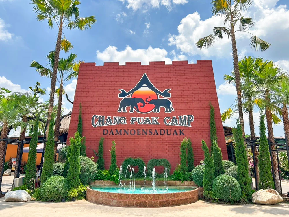 Chang Puak Camp Damnoen Saduak