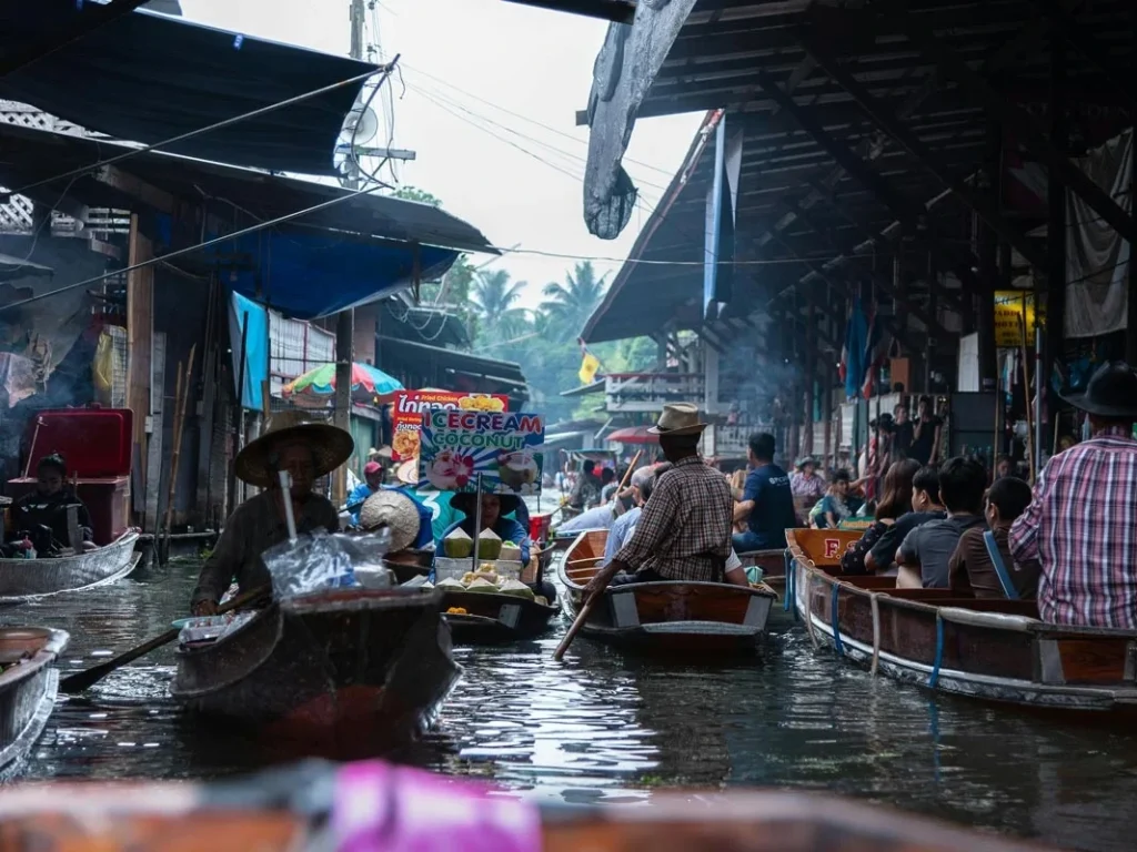 Damnoen Saduak Floating Market