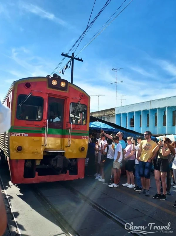 Maeklong Railway Market