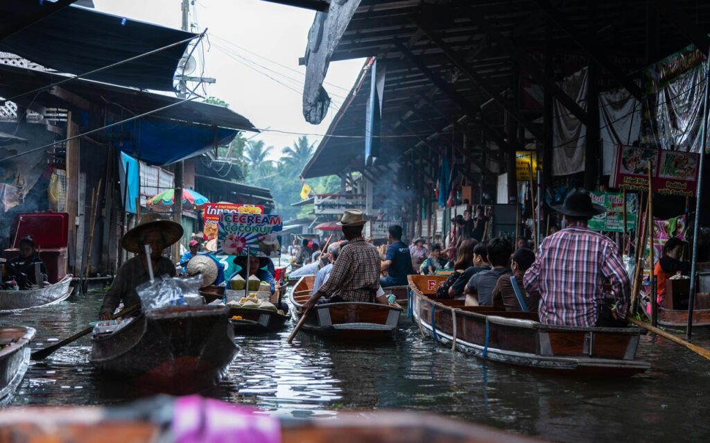 Damnoen Saduak Floating Market