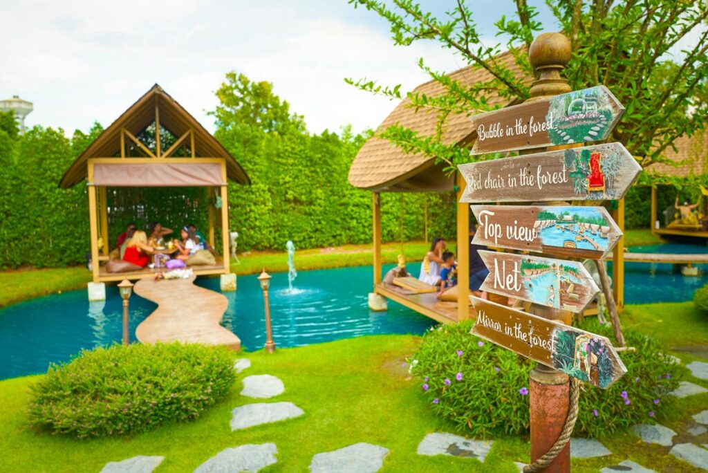 Bubble in the Forest Café