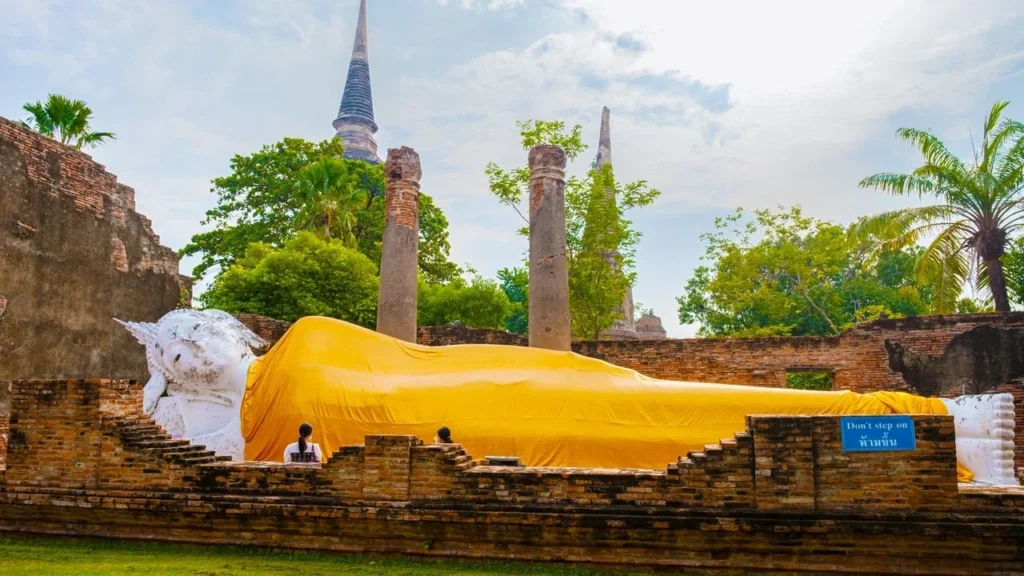 Wat Yai Chai Mongkhon