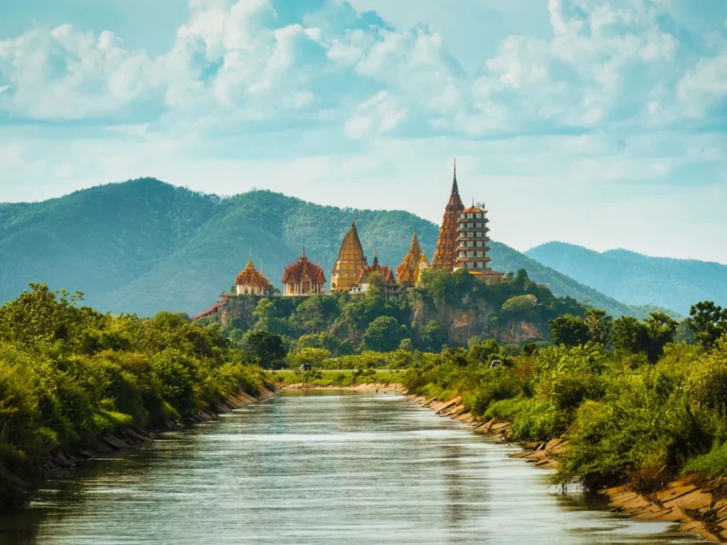 Wat Tham Suea