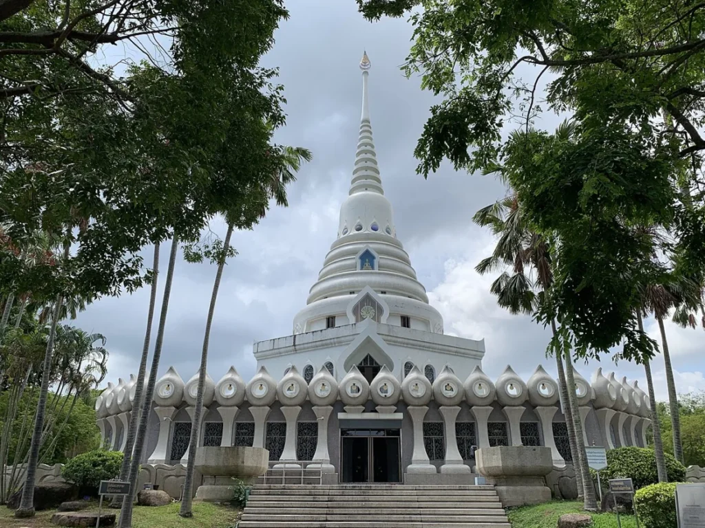 Wat Yansangwararam Woramahawihan