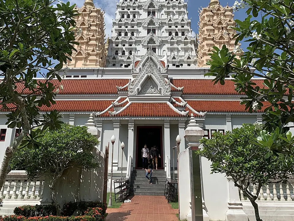Wat Yansangwararam Woramahawihan